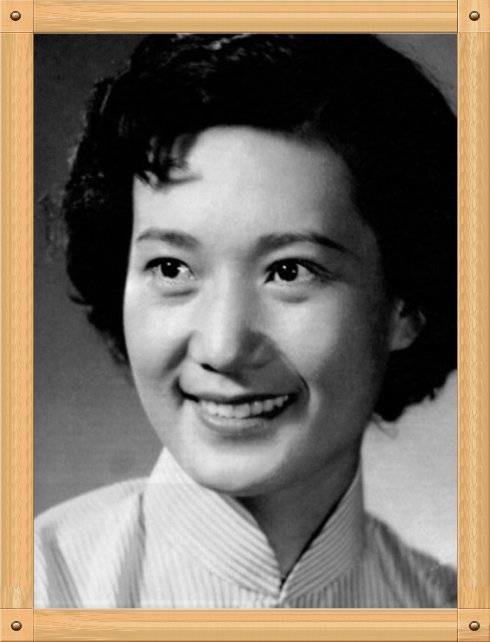 杨静（中国电影表演艺术家、北京关心青少年教育协会理事）