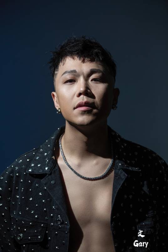 赵文（中国男歌手）