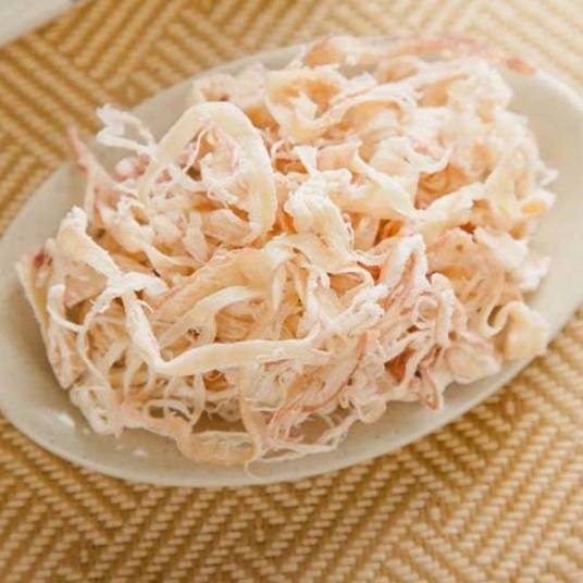 鱿鱼丝（用鱿鱼加工的休闲食品）