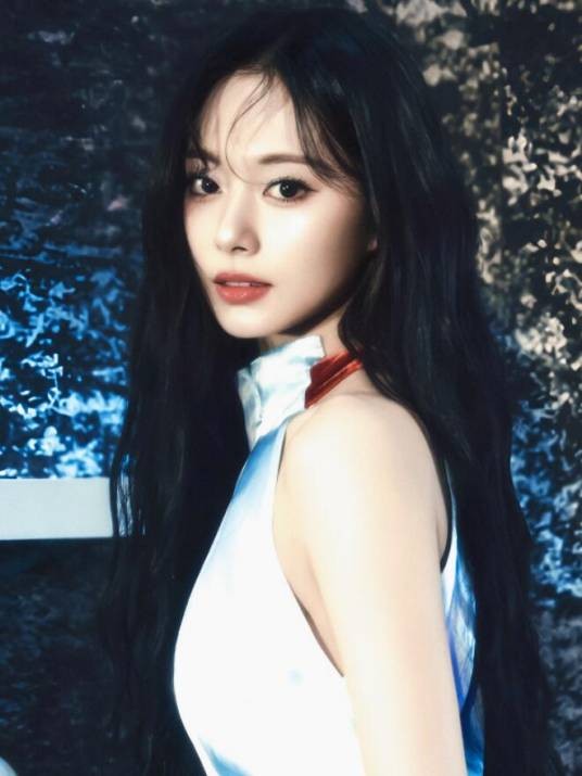 周子瑜(中国台湾女歌手、舞者)