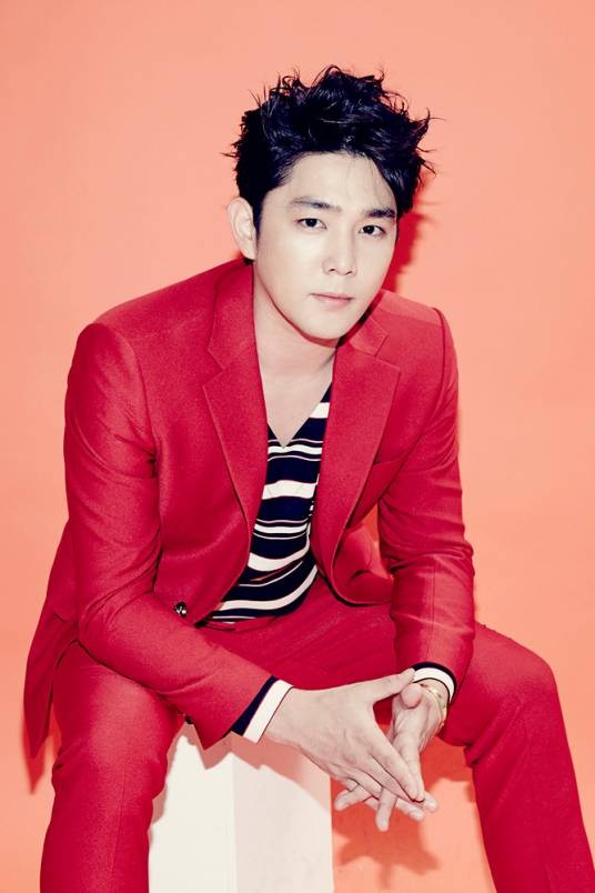 金永云(韩国男歌手、演员、电台DJ、节目主持人)