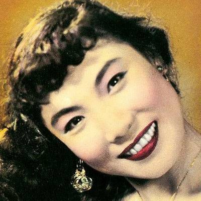 给我一个吻（张露1953年演唱歌曲）