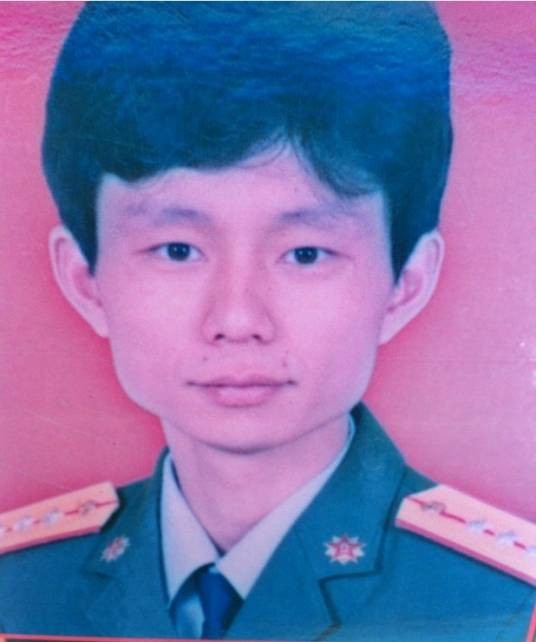 何昊(何炅的哥哥)