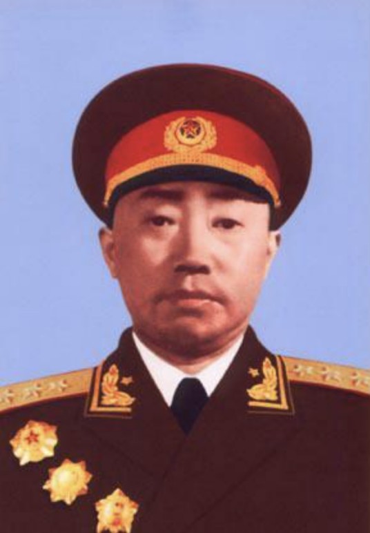 彭绍辉（开国上将、原第一高级步兵学校校长）