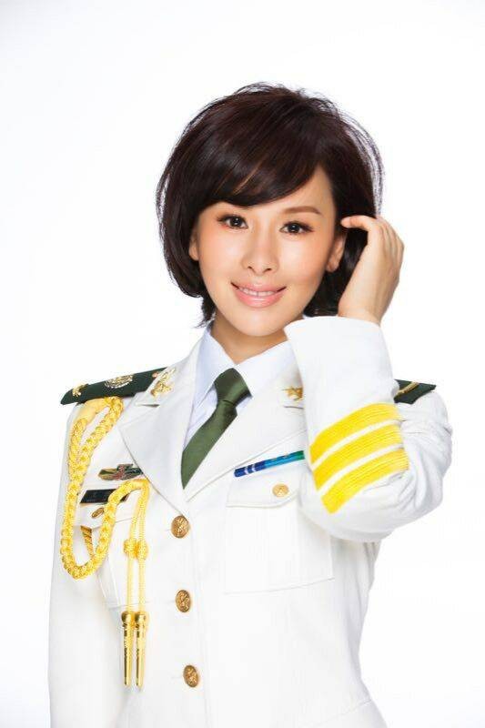 王雅洁（空政文工团青年歌唱家）