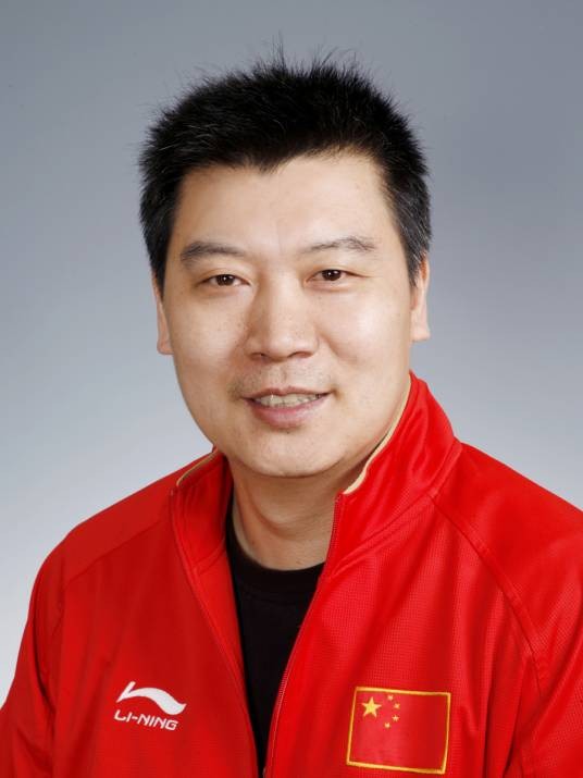 李隼(中国乒乓球队总教练)