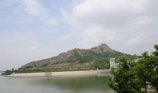 峡山(山东省潍坊市境内的山峰)