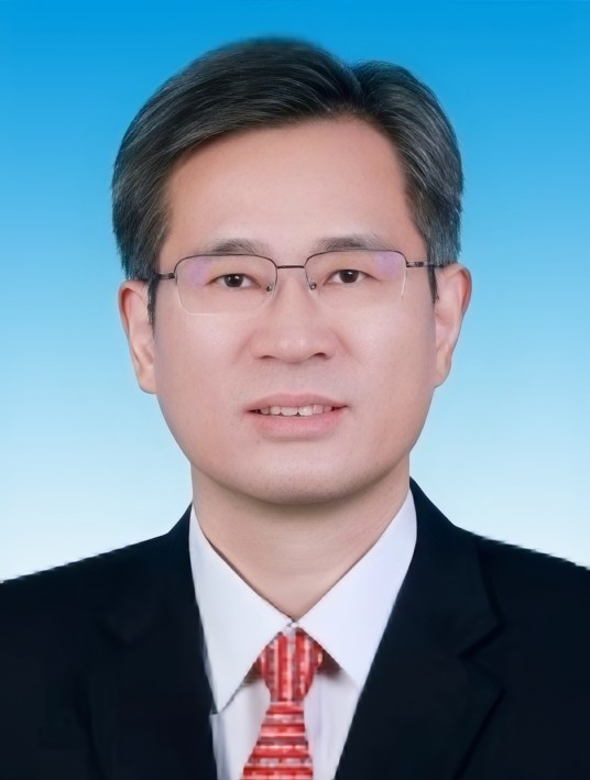 何忠友（新疆维吾尔自治区党委副书记，新疆生产建设兵团党委书记、政委，中国新建集团公司董事长（正部长级））