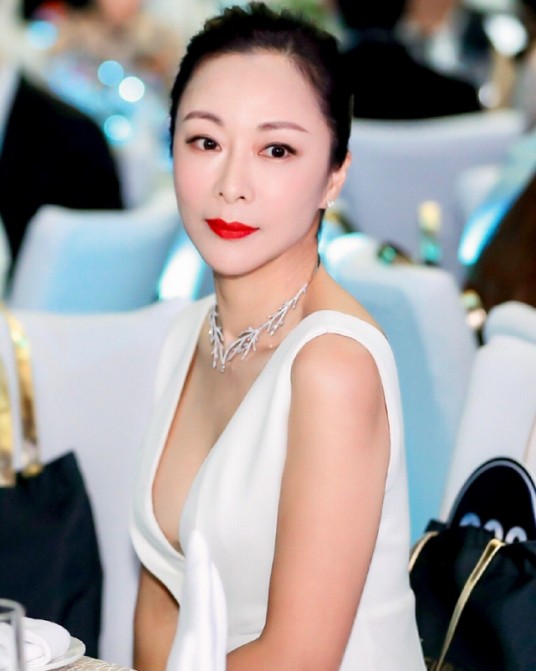何珈好