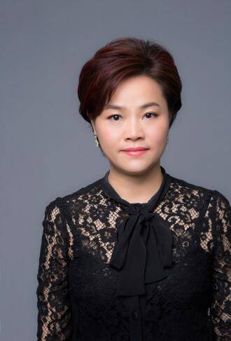 黄秀虹(鹏润控股集团董事长、国美电器董事长、中国企业联合会副会长)