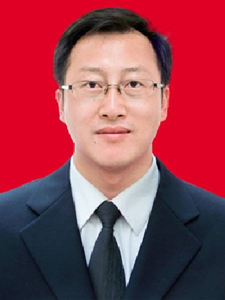 翟玉龙（云南省委宣传部副部长、省电影局局长）