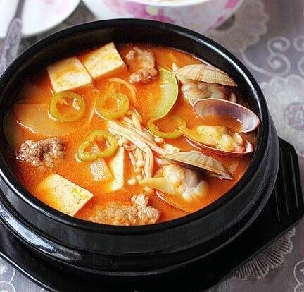 大酱汤(中国朝鲜族、朝鲜半岛的传统菜品)