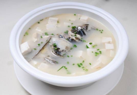 鱼头豆腐汤