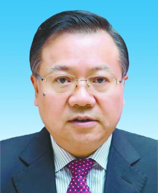 易鹏飞(湖南省政协原党组成员、副主席)