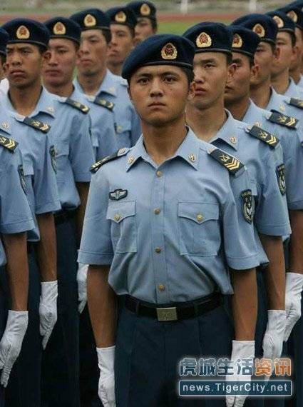 志愿兵（服志愿兵役制的士兵）