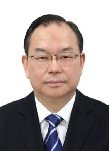 谢志成（江苏省人大常委会委员，省人大财经委主任委员）