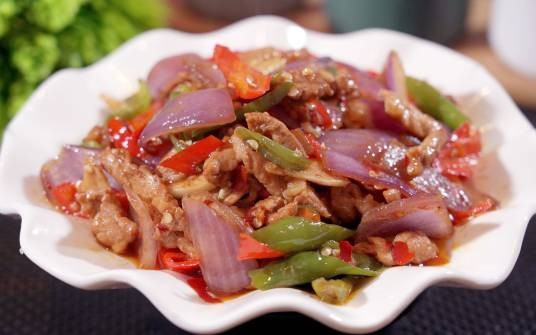 洋葱炒肉