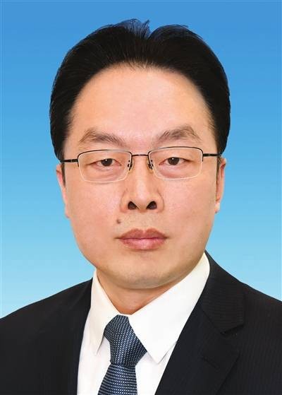 朱鹏（中国电子科技集团有限公司董事、总经理、党组副书记）