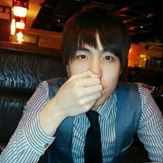 小漠（游戏《英雄联盟》知名解说）