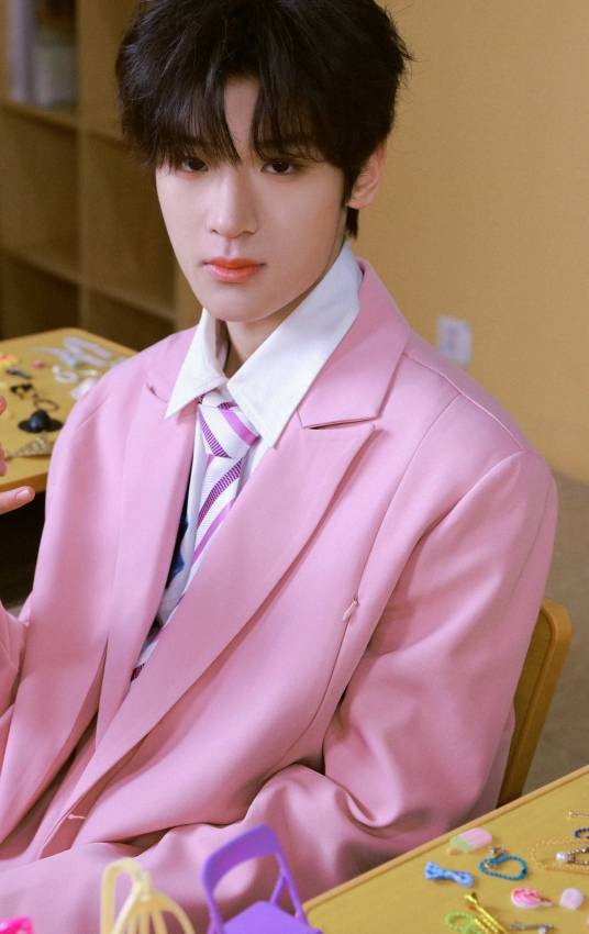 张峻豪（中国内地男歌手、TF家族三代练习生）