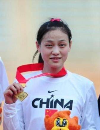 吴莎（中国撑杆跳高运动员）