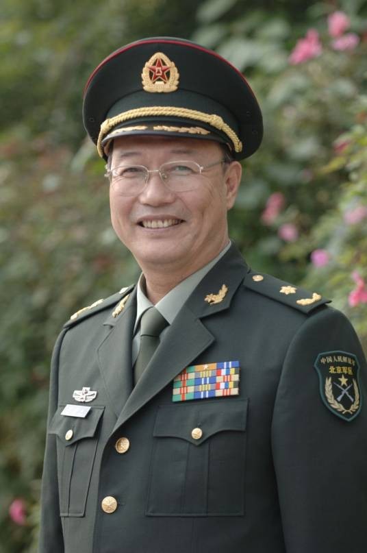 李立山（中国曲协快板艺术委员会副会长）
