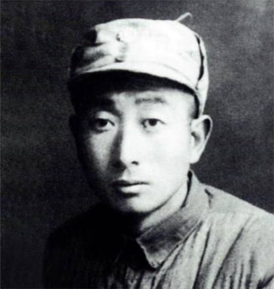 张秀山（中共十二、十三届中央顾问委员会委员）