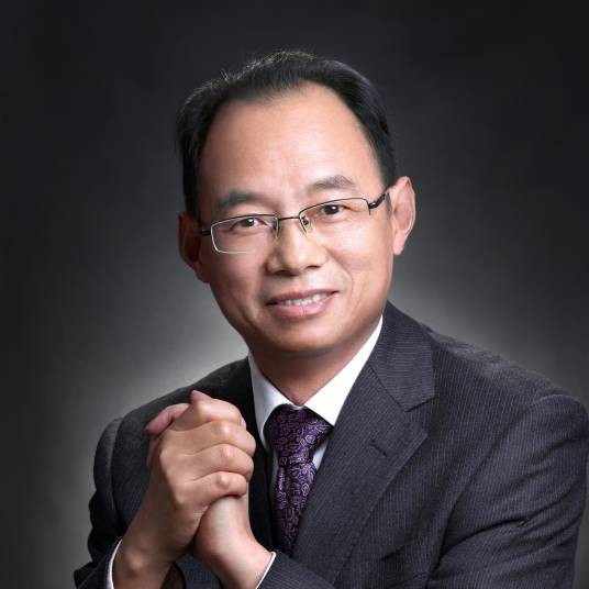 齐飞(上海交通大学学生创新中心主任、航空动力研究所所长,民盟上海市委副主委)