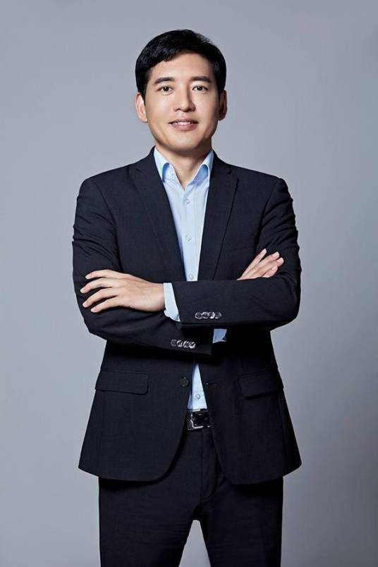 张建伟(中国工程院外籍院士,德国国家工程院院士,德国汉堡科学院院士)