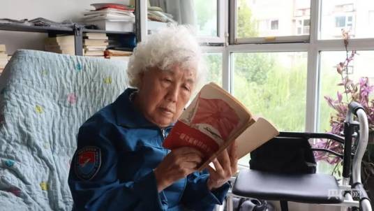 苗晓红（新中国第二批女飞行员）