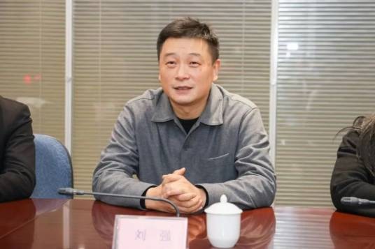 刘强（苏州工业园区党工委委员、管委会副主任、政法委书记）
