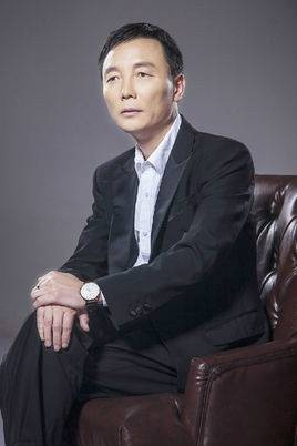 吕建民（春秋时代影业董事长）