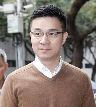 许雅钧