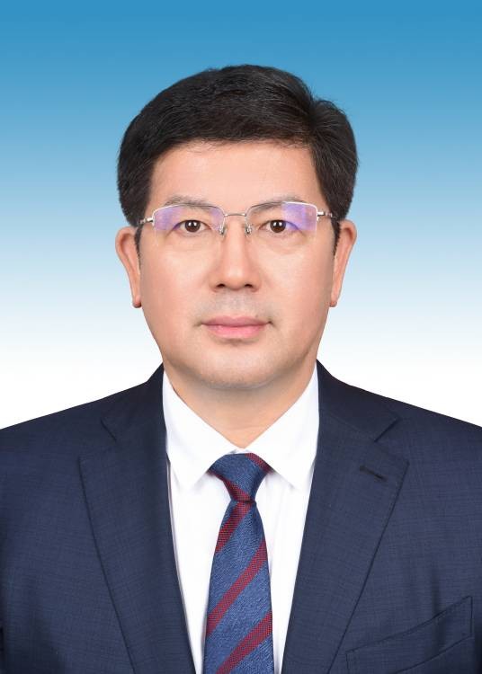 李虎成（山东省青岛市人民政府秘书长、党组成员、市政府办公厅党组书记）