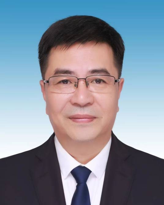 王冬（福建省三明市人民政府党组成员、秘书长）