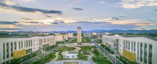 桐城市第八中学