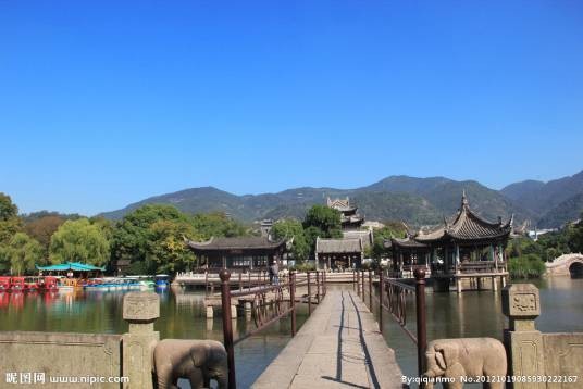 东湖公园（深圳市罗湖区境内公园）