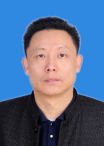 石峰（湖南省娄底市人大常委会预算工作委员会原主任）