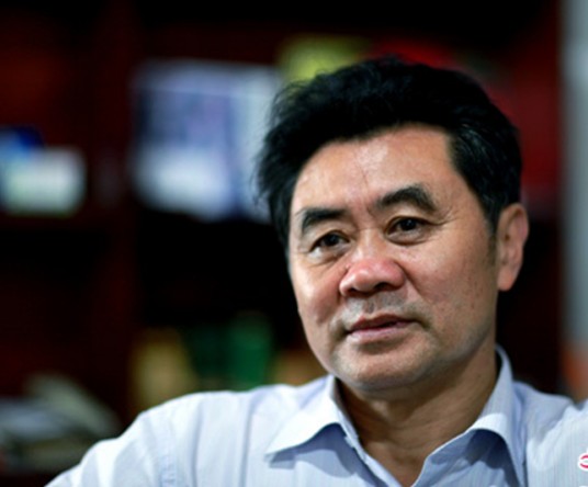 杨玉冰（中国根书创始人、四川根石家文化传播有限公司艺术总监、中国根书艺术馆馆长）