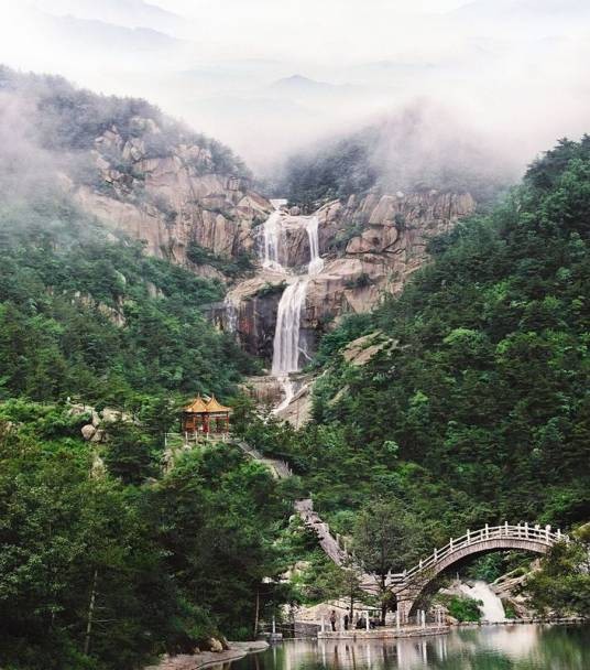 蒙山（山东省临沂市境内山脉）