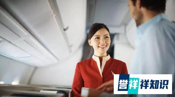 黄璐发文吐槽国泰航空服务,空姐态度冷淡,还听见空乘用英语抱怨
