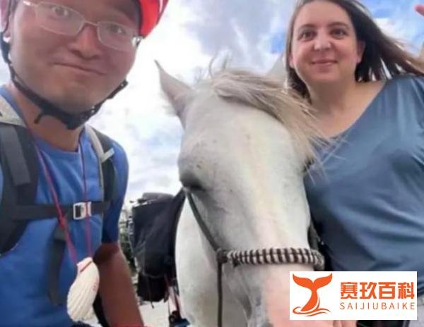 自称骑马回国的小伙道歉:都是假的 这是咋情况？