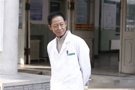 江山王志文主演的电视剧人到40
