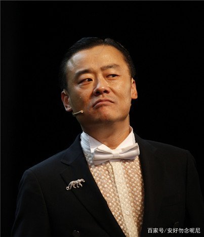 唐爽首公开与周立波完整聊天记录,声称谁帮谁多公众来评判,你觉得谁对?