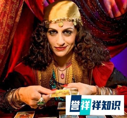 警惕！警方调查塔罗牌占卜骗术：满嘴的玄妙 一肚皮的生意