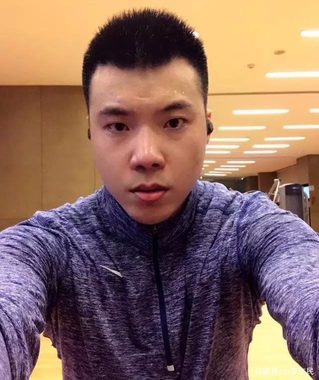 黄毅清是如何解释道歉信字迹潦草的?
