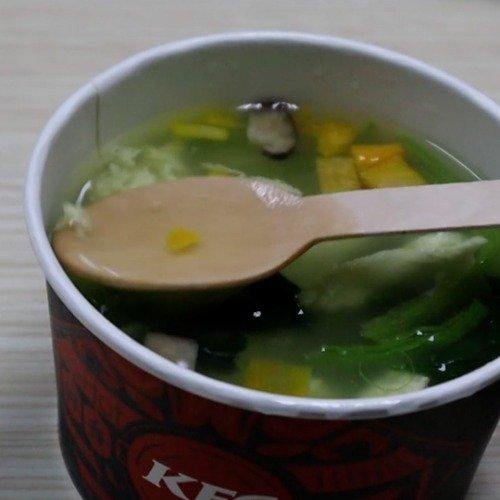 肯德基因限塑令改用木勺引吐槽，你觉得这木勺设计合理吗？