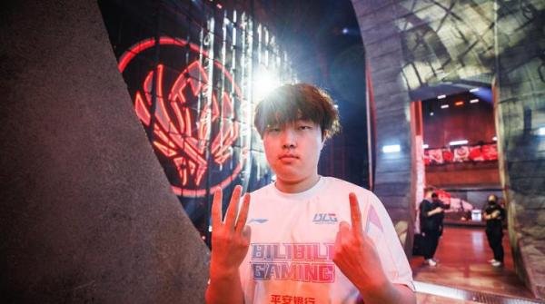 JJPLAY电竞报:提前锁定MSI三连冠!LPL最强赛区当之无愧