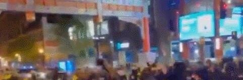 突发！美国唐人街爆发冲突