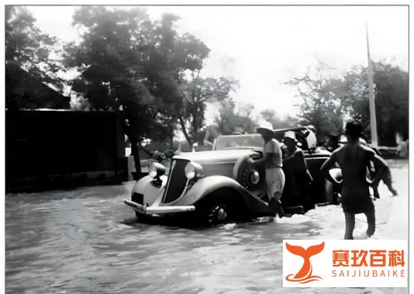台风突袭,上海变成一片泽国,积水最深达2米